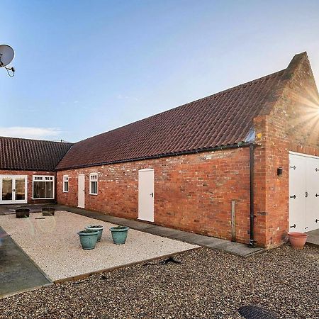 Finest Retreats - South Barn Winestead Exterior foto