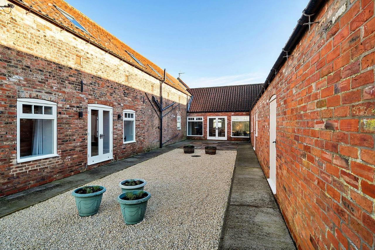 Finest Retreats - South Barn Winestead Exterior foto