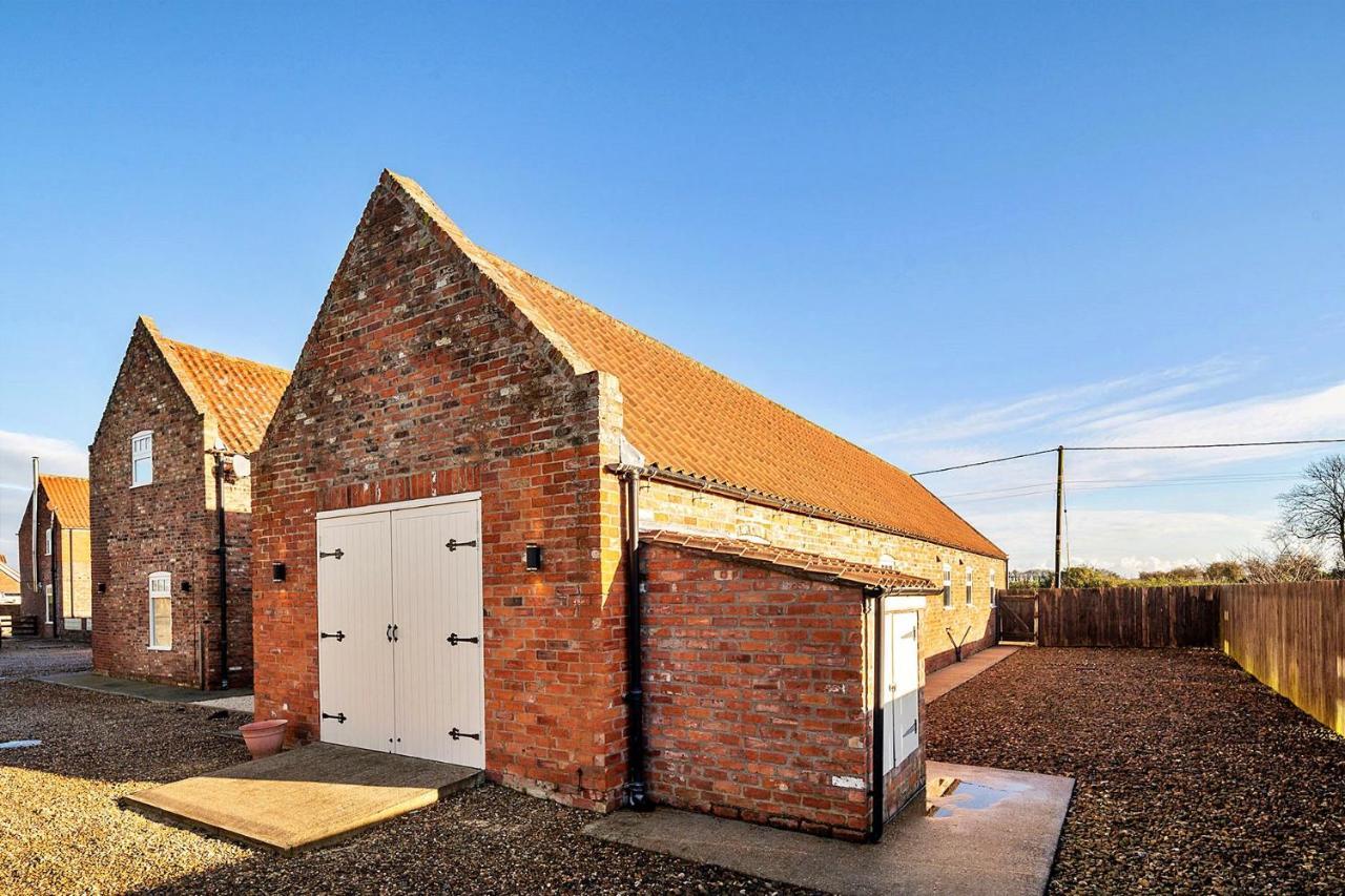 Finest Retreats - South Barn Winestead Exterior foto